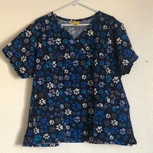 Scrub top- dog paws